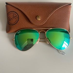 Ray-Ban RB3025 Aviator Green Flash Lenses